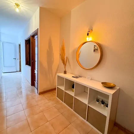 Lb, Vistas A La Ria Apartment *